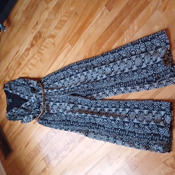 Suzy Shier Jumpsuit Size S - Picture 1 of 15